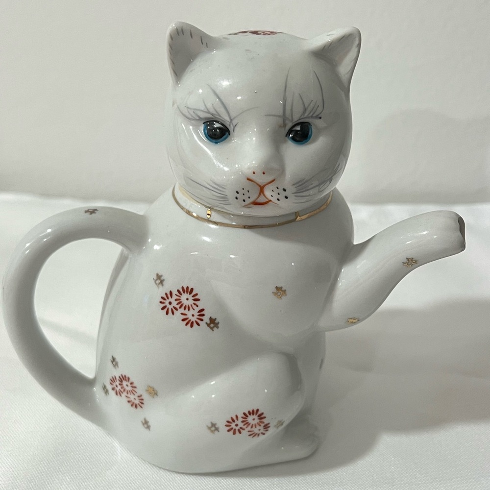 Ceramic Cat Teapot with Pink and Gold Accents - Picture 4 of 4